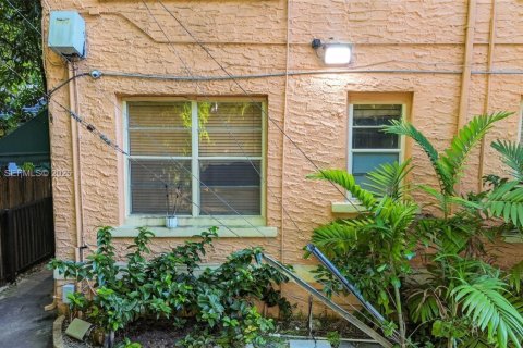 Apartamento en alquiler en Coral Gables, Florida, 46.45 m2 № 1993868 - foto 9