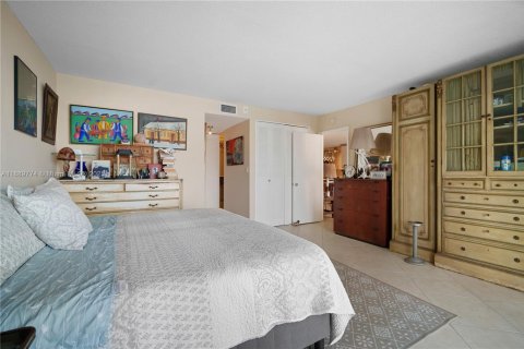 Condo in Miami, Florida, 1 bedroom № 2176593 - photo 15