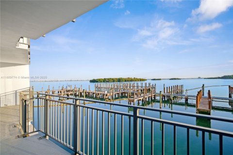 Condo in Miami, Florida, 1 bedroom № 2176593 - photo 20