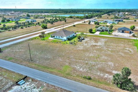 Terrain à vendre à Cape Coral, Floride № 1958990 - photo 12