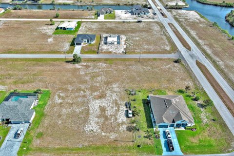Terrain à vendre à Cape Coral, Floride № 1958990 - photo 29
