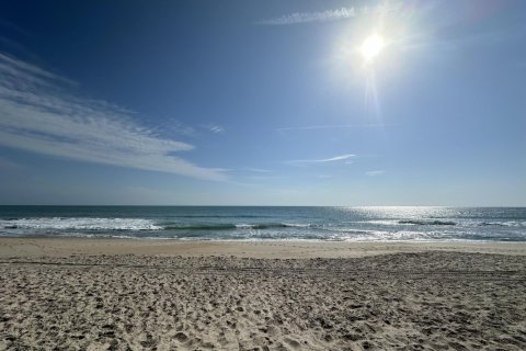 Condo in Hutchinson Island South, Florida, 2 bedrooms  № 1133022 - photo 1