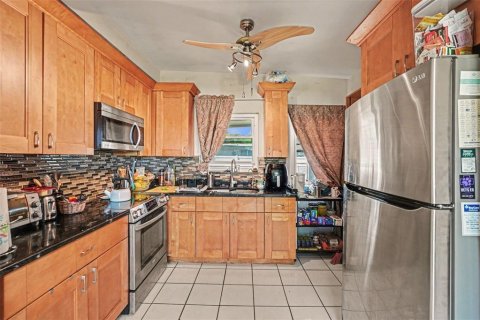 Купить виллу или дом в Лейкленд, Флорида 8 комнат, 118.26м2, № 2121827 - фото 9