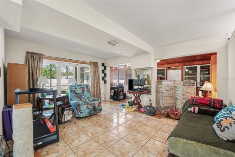 Купить виллу или дом в Лейкленд, Флорида 8 комнат, 118.26м2, № 2121827 - фото 16