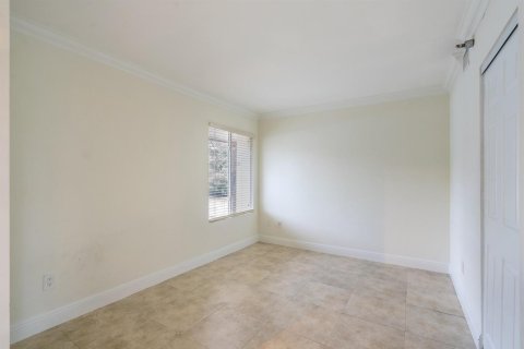 Condo in Boca Raton, Florida, 2 bedrooms № 2399977 - photo 17