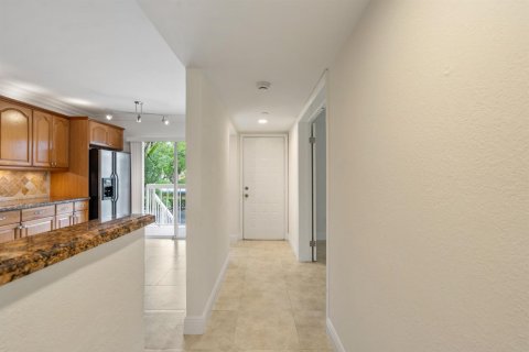 Condo in Boca Raton, Florida, 2 bedrooms № 2399977 - photo 13