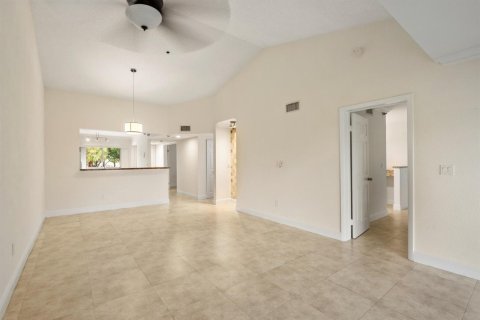 Condo in Boca Raton, Florida, 2 bedrooms № 2399977 - photo 11