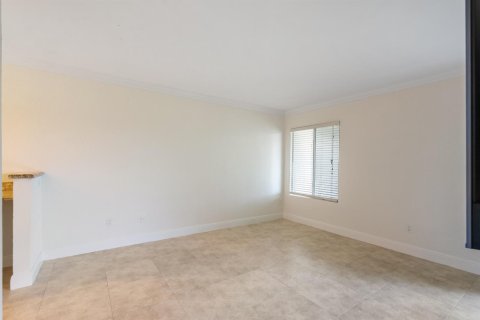 Condo in Boca Raton, Florida, 2 bedrooms № 2399977 - photo 15