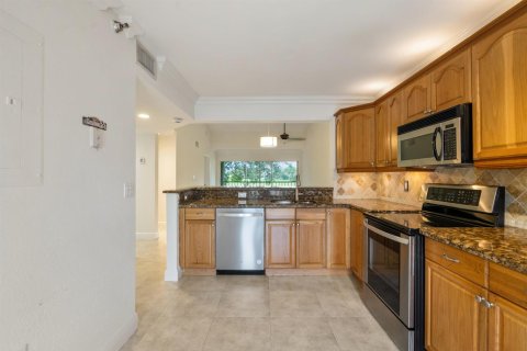 Condo in Boca Raton, Florida, 2 bedrooms № 2399977 - photo 6