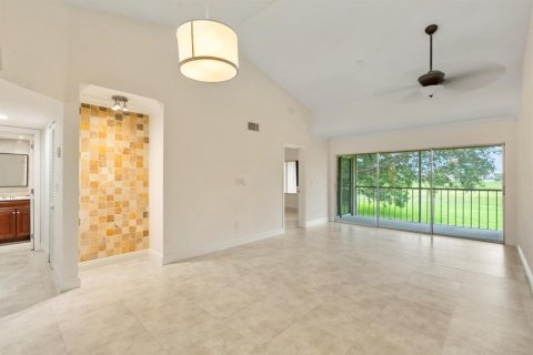 Condo in Boca Raton, Florida, 2 bedrooms № 2399977 - photo 10