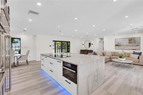 House in Plantation, Florida 3 bedrooms, 142.14 sq.m. № 2004453 - photo 10