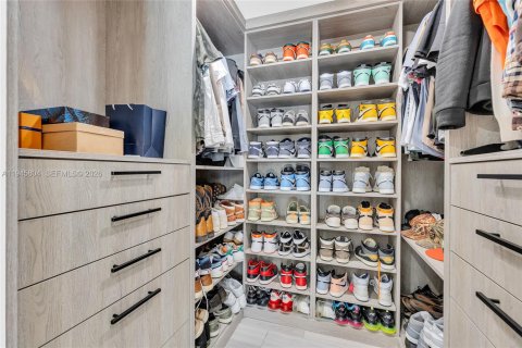 House in Plantation, Florida 3 bedrooms, 142.14 sq.m. № 2004453 - photo 18