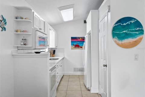 Villa ou maison à vendre à New Smyrna Beach, Floride: 3 chambres, 129.13 m2 № 1912530 - photo 18
