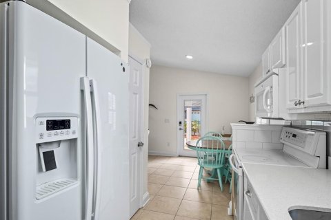 Villa ou maison à vendre à New Smyrna Beach, Floride: 3 chambres, 129.13 m2 № 1912530 - photo 21