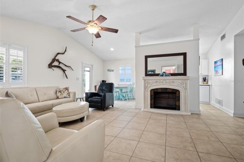 Villa ou maison à vendre à New Smyrna Beach, Floride: 3 chambres, 129.13 m2 № 1912530 - photo 15