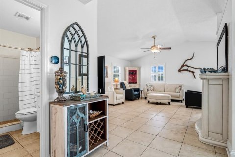 Villa ou maison à vendre à New Smyrna Beach, Floride: 3 chambres, 129.13 m2 № 1912530 - photo 16