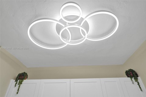 Commercial property in Fort Lauderdale, Florida 158.68 sq.m. № 2010086 - photo 8