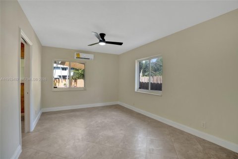 Commercial property in Fort Lauderdale, Florida 158.68 sq.m. № 2010086 - photo 17