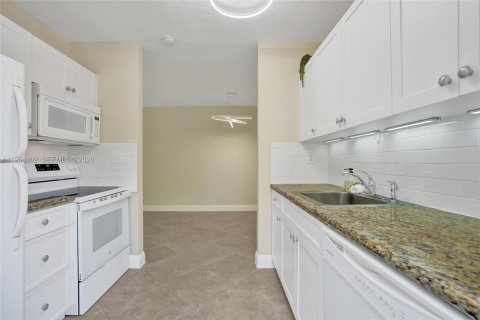 Commercial property in Fort Lauderdale, Florida 158.68 sq.m. № 2010086 - photo 6