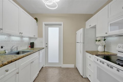 Immobilier commercial à Fort Lauderdale, Floride 158.68 m2 № 2010086