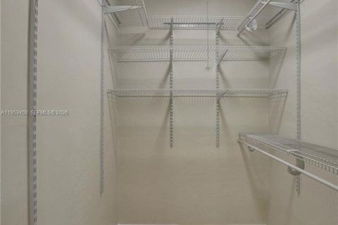 Commercial property in Fort Lauderdale, Florida 158.68 sq.m. № 2010086 - photo 23