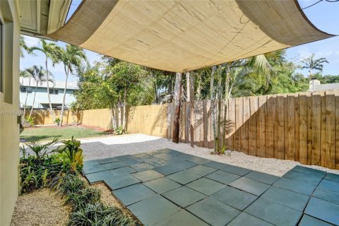 Commercial property in Fort Lauderdale, Florida 158.68 sq.m. № 2010086 - photo 28