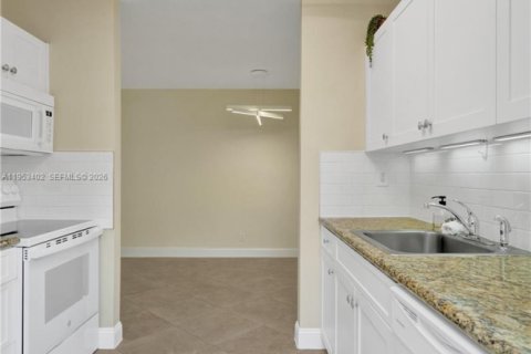 Commercial property in Fort Lauderdale, Florida 158.68 sq.m. № 2010086 - photo 11