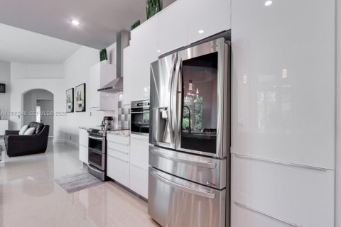 Villa ou maison à louer à Weston, Floride: 5 chambres, 255.48 m2 № 2023911 - photo 17