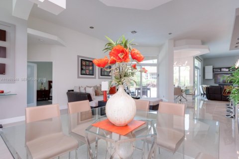 Villa ou maison à louer à Weston, Floride: 5 chambres, 255.48 m2 № 2023911 - photo 15