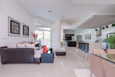 Villa ou maison à louer à Weston, Floride: 5 chambres, 255.48 m2 № 2023911 - photo 9