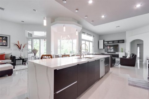 Villa ou maison à louer à Weston, Floride: 5 chambres, 255.48 m2 № 2023911 - photo 16