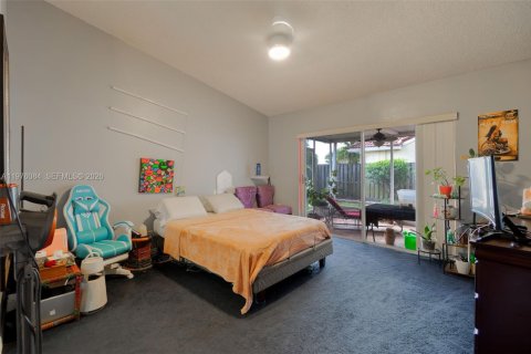 House in Margate, Florida 3 bedrooms, 145.02 sq.m. № 2274264 - photo 13