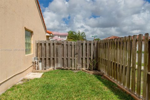 House in Margate, Florida 3 bedrooms, 145.02 sq.m. № 2274264 - photo 27