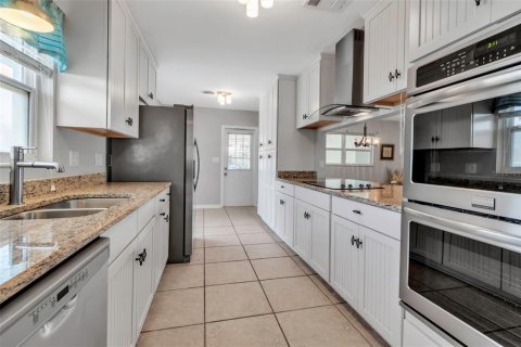 Купить виллу или дом в Сарасота, Флорида 6 комнат, 202.81м2, № 1734535 - фото 5