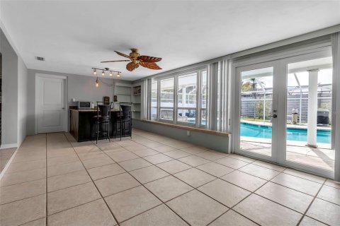 Купить виллу или дом в Сарасота, Флорида 6 комнат, 202.81м2, № 1734535 - фото 14