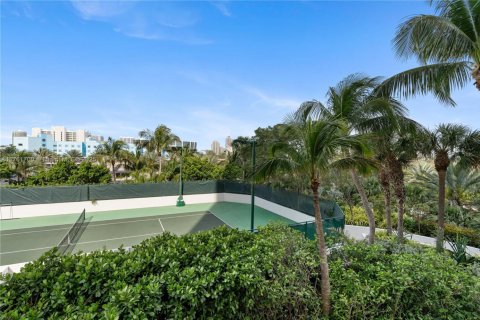Condo in Sunny Isles Beach, Florida, 2 bedrooms  № 1713196 - photo 29