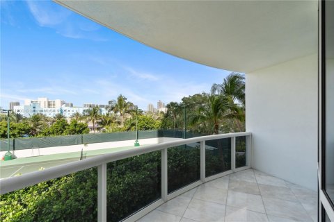 Condo in Sunny Isles Beach, Florida, 2 bedrooms  № 1713196 - photo 14