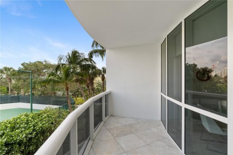Condo in Sunny Isles Beach, Florida, 2 bedrooms  № 1713196 - photo 15