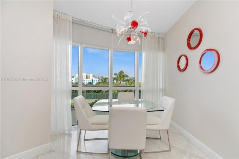 Condo in Sunny Isles Beach, Florida, 2 bedrooms  № 1713196 - photo 12
