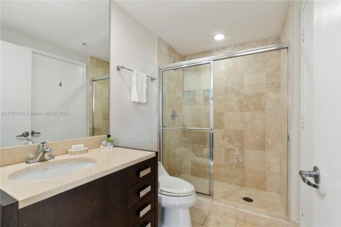 Condo in Sunny Isles Beach, Florida, 2 bedrooms  № 1713196 - photo 26
