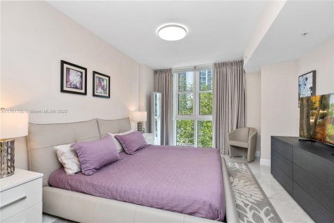 Condo in Sunny Isles Beach, Florida, 2 bedrooms  № 1713196 - photo 18