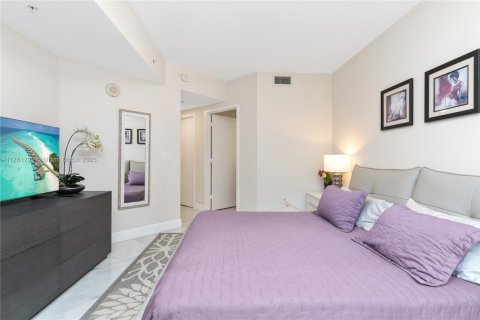 Condo in Sunny Isles Beach, Florida, 2 bedrooms  № 1713196 - photo 19