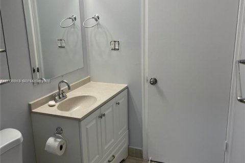 Immobilier commercial à vendre à Miami, Floride: 191.1 m2 № 2170907 - photo 8