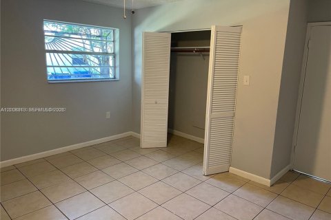 Immobilier commercial à vendre à Miami, Floride: 191.1 m2 № 2170907 - photo 12