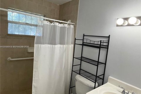 Immobilier commercial à vendre à Miami, Floride: 191.1 m2 № 2170907 - photo 7