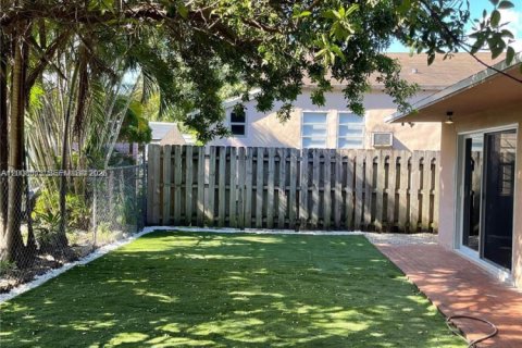 Immobilier commercial à vendre à Miami, Floride: 191.1 m2 № 2170907 - photo 16