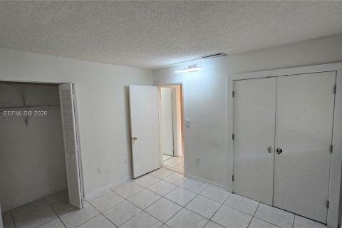 Condo in Miami, Florida, 2 bedrooms  № 1984545 - photo 12