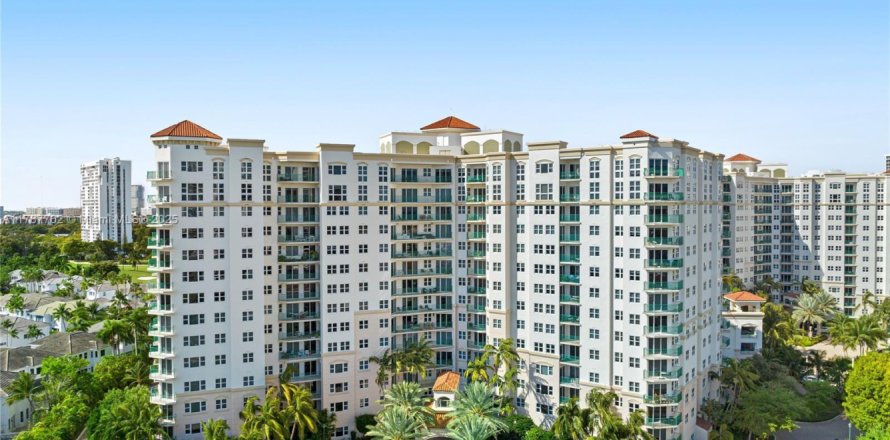 Condominio en Aventura, Florida, 1 dormitorio  № 1704196