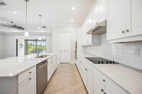 House in Venice, Florida 4 bedrooms, 209.22 sq.m. № 1803845 - photo 8