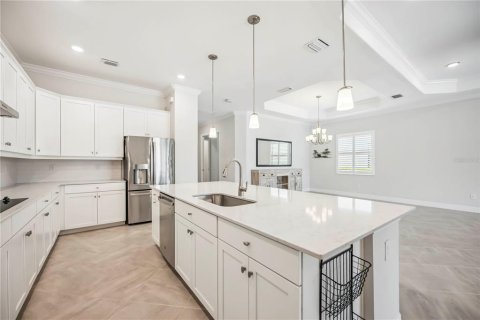 House in Venice, Florida 4 bedrooms, 209.22 sq.m. № 1803845 - photo 9